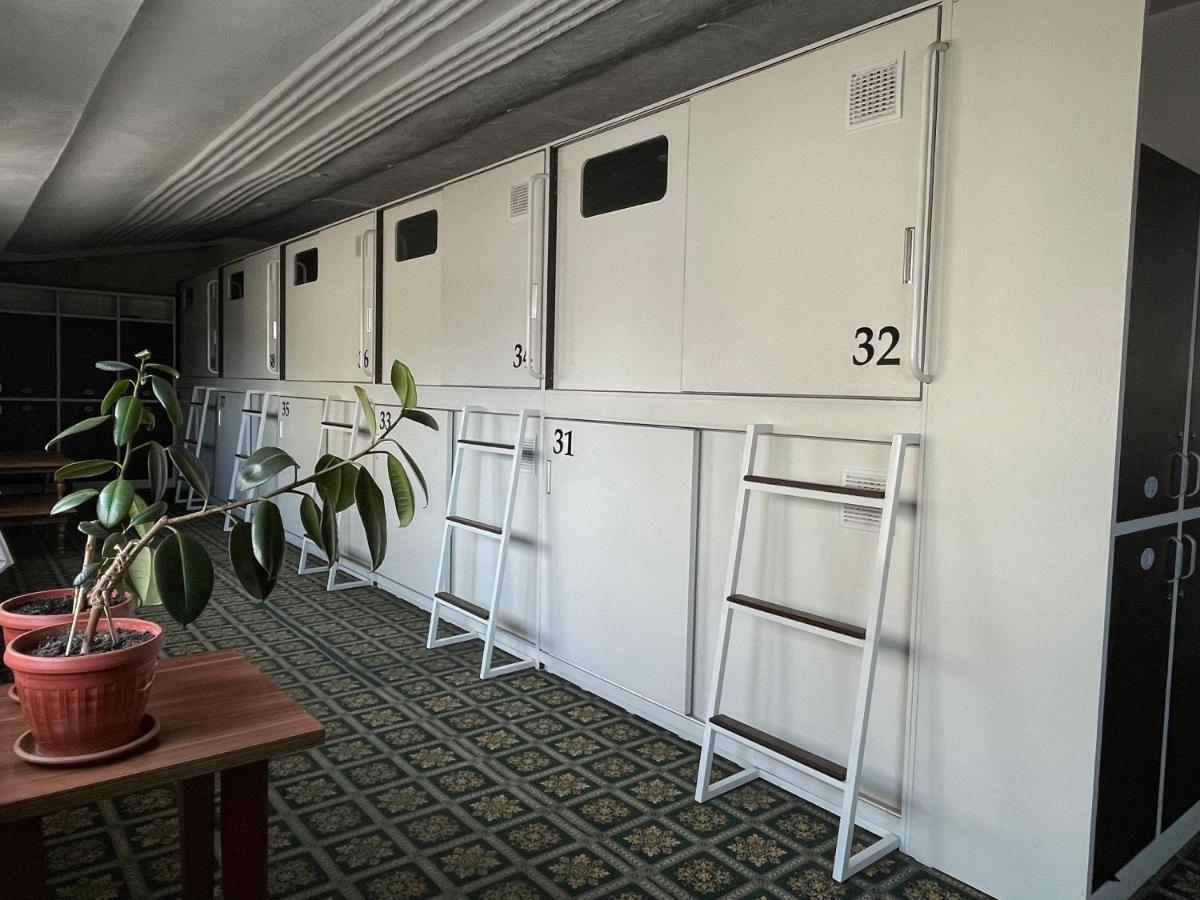 Capsule Hotel Technocave Bishkek Esterno foto