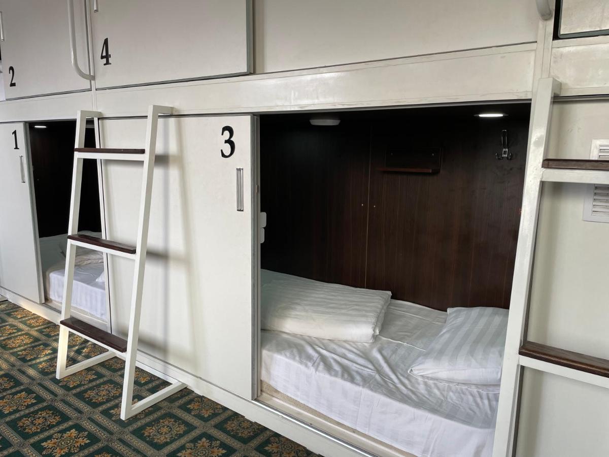 Capsule Hotel Technocave Bishkek Esterno foto
