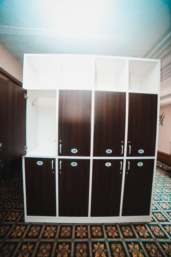 Capsule Hotel Technocave Bishkek Esterno foto