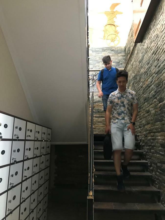 Capsule Hotel Technocave Bishkek Esterno foto