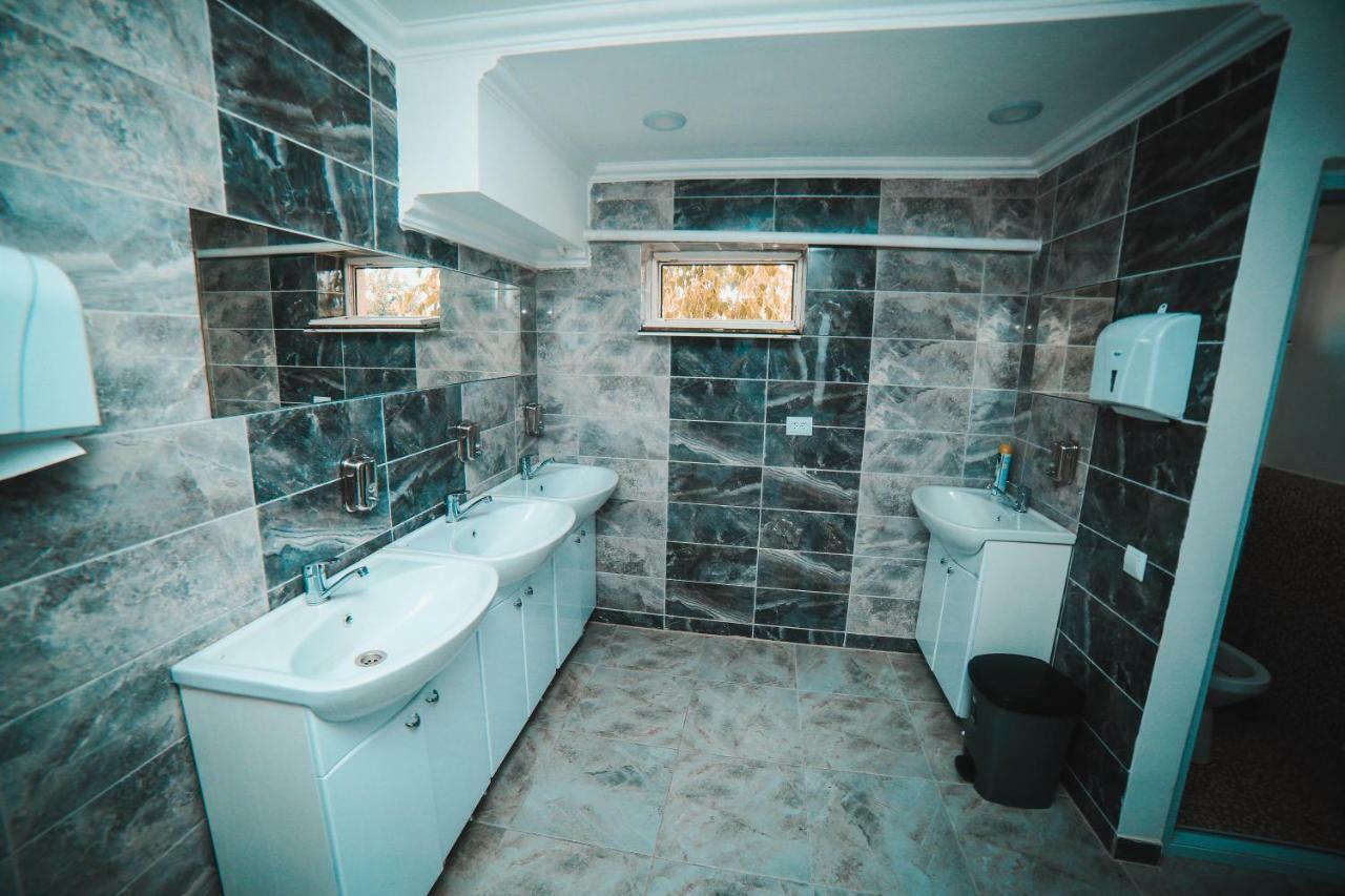 Capsule Hotel Technocave Bishkek Esterno foto